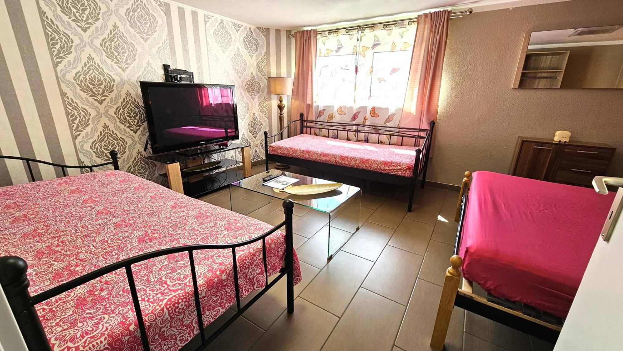Gruendauer Monteurwohnung/Studentenwohnung Eksteriør billede